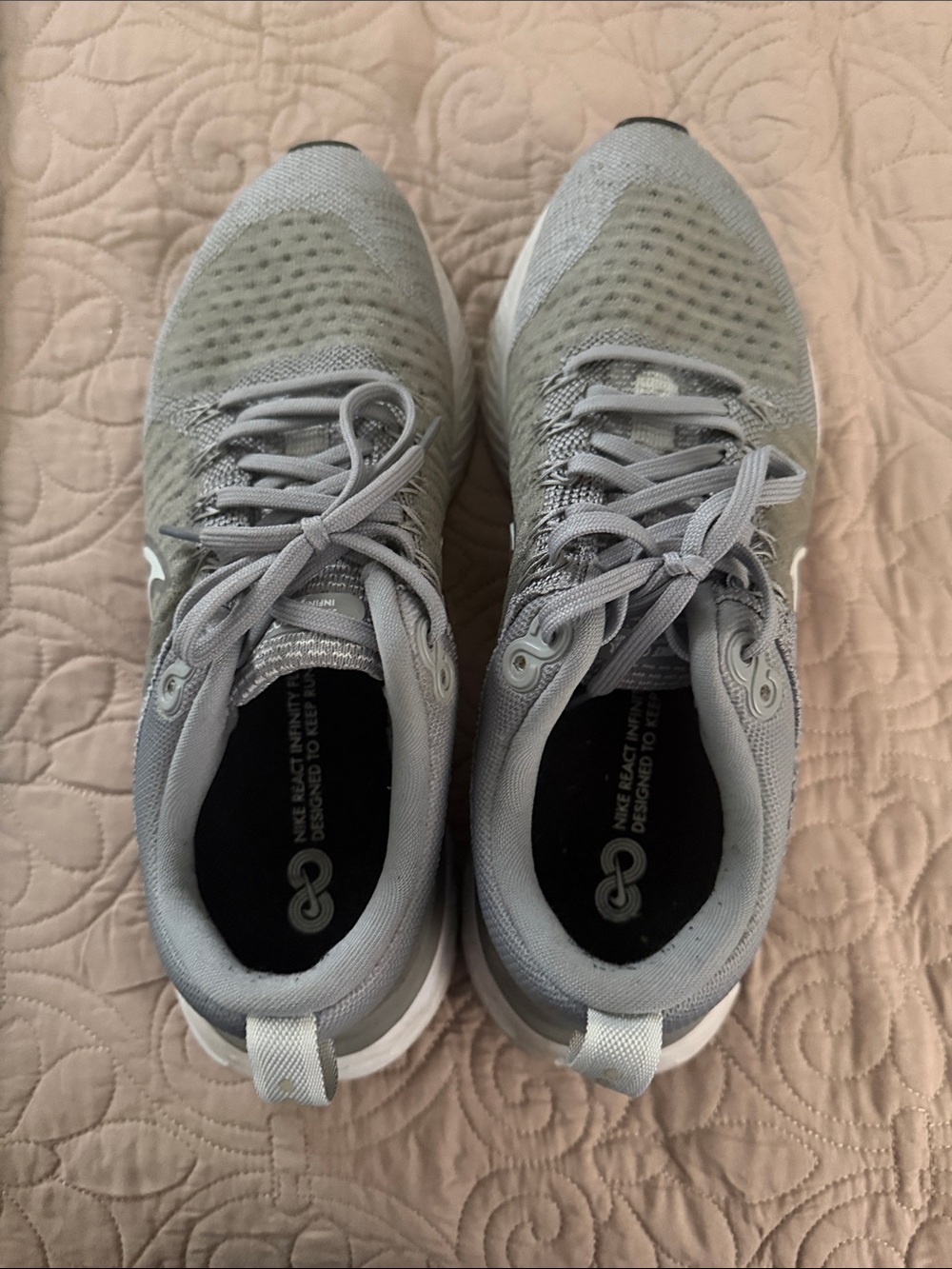 NIKE 1972 Women's Light Gray Knit Athletic Running Sneakers